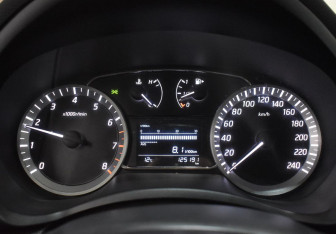 Подержанный автомобиль Nissan Sentra Sedan 2015 года (13 фото)