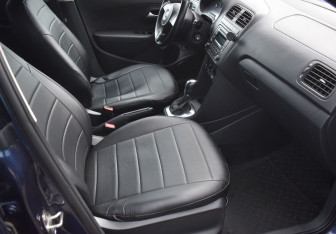 Подержанный автомобиль Volkswagen Polo Sedan 2014 года (10 фото)