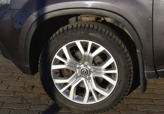 Подержанный автомобиль Nissan X-Trail 2011 года (9 фото)