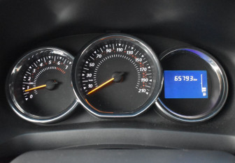 Подержанный автомобиль Renault Sandero 2018 года (14 фото)