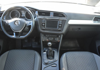 Подержанный автомобиль Volkswagen Tiguan 2017 года (12 фото)