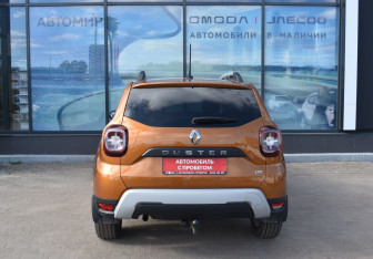Подержанный автомобиль Renault Duster 2022 года (6 фото)