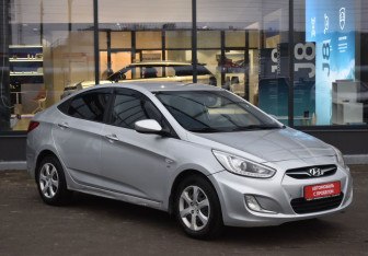 Подержанный автомобиль Hyundai Solaris Sedan 2014 года (3 фото)