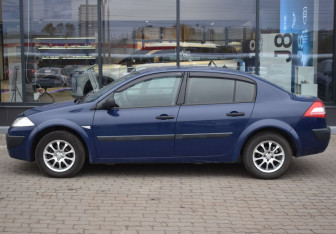 Подержанный автомобиль Renault Megane Sedan 2007 года (8 фото)