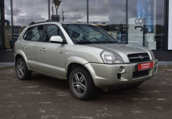 Подержанный автомобиль Hyundai Tucson 2007 года (3 фото)