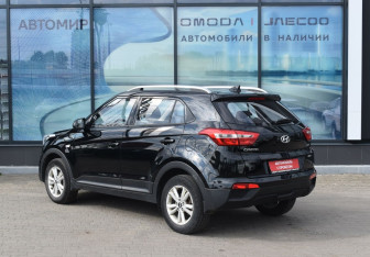 Подержанный автомобиль Hyundai Creta 2019 года (7 фото)