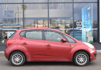 Подержанный автомобиль Kia Venga 2013 года (4 фото)