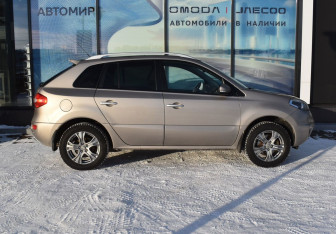Подержанный автомобиль Renault Koleos 2012 года (4 фото)