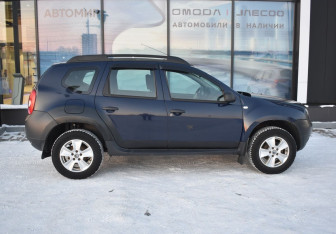 Подержанный автомобиль Renault Duster 2014 года (4 фото)