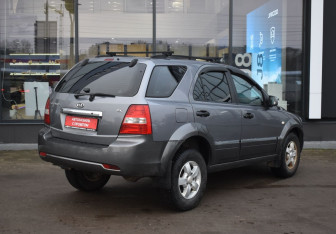 Подержанный автомобиль Kia Sorento 2008 года (5 фото)