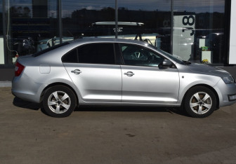 Подержанный автомобиль Skoda Rapid Liftback 2017 года (4 фото)