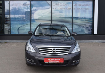Подержанный автомобиль Nissan Teana 2012 года (2 фото)