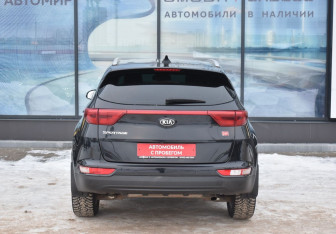 Подержанный автомобиль Kia Sportage 2017 года (6 фото)