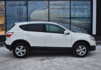Подержанный автомобиль Nissan Qashqai 2013 года (4 фото)