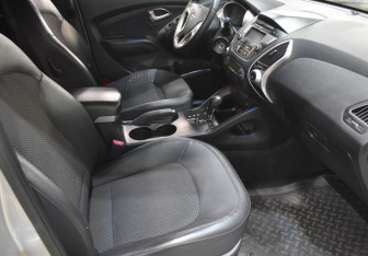 Подержанный автомобиль Hyundai ix35 2012 года (10 фото)