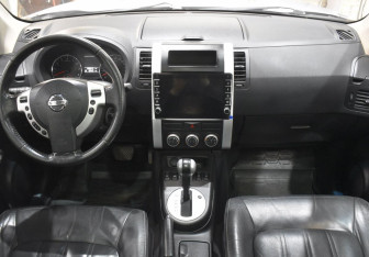 Подержанный автомобиль Nissan X-Trail 2012 года (12 фото)