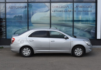 Подержанный автомобиль Chevrolet Cobalt Sedan 2013 года (4 фото)