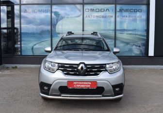 Подержанный автомобиль Renault Duster 2021 года (2 фото)