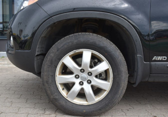 Подержанный автомобиль Kia Sorento 2011 года (9 фото)