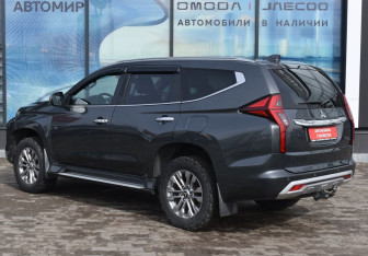 Подержанный автомобиль Mitsubishi Pajero Sport 2021 года (7 фото)