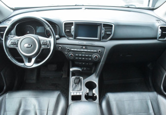 Подержанный автомобиль Kia Sportage 2017 года (12 фото)