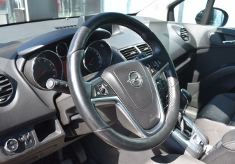 Подержанный автомобиль Opel Meriva 2014 года (12 фото)