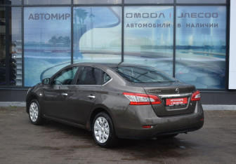 Подержанный автомобиль Nissan Sentra Sedan 2015 года (7 фото)