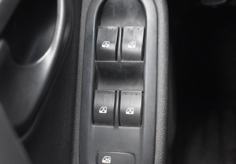 Подержанный автомобиль Renault Duster 2013 года (14 фото)