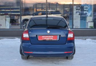 Подержанный автомобиль Skoda Octavia Liftback 2008 года (6 фото)
