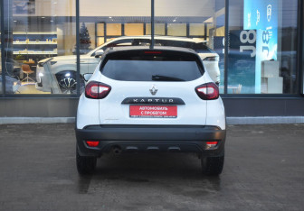 Подержанный автомобиль Renault Kaptur 2016 года (6 фото)