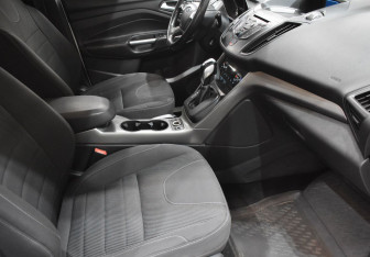 Подержанный автомобиль Ford Kuga 2014 года (10 фото)