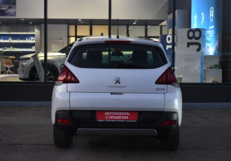 Подержанный автомобиль Peugeot 3008 2014 года (6 фото)