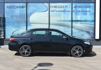 Подержанный автомобиль Toyota Corolla Sedan 2013 года (4 фото)