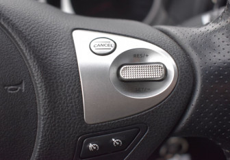 Подержанный автомобиль Nissan Juke 2014 года (16 фото)