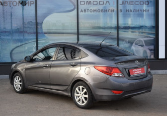 Подержанный автомобиль Hyundai Solaris Sedan 2013 года (7 фото)