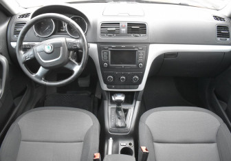 Подержанный автомобиль Skoda Yeti 2012 года (12 фото)