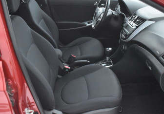 Подержанный автомобиль Hyundai Solaris Sedan 2012 года (10 фото)