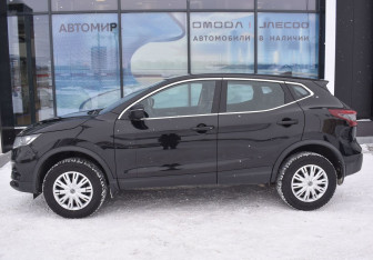 Подержанный автомобиль Nissan Qashqai 2021 года (8 фото)
