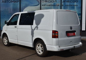 Подержанный автомобиль Volkswagen Transporter Minivan 2007 года (7 фото)