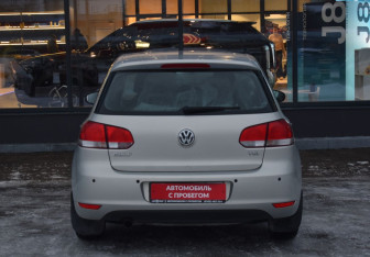 Подержанный автомобиль Volkswagen Golf Hatchback 2012 года (6 фото)