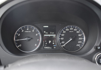 Подержанный автомобиль Mitsubishi Outlander 2014 года (14 фото)