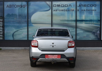 Подержанный автомобиль Renault Logan Sedan 2019 года (6 фото)
