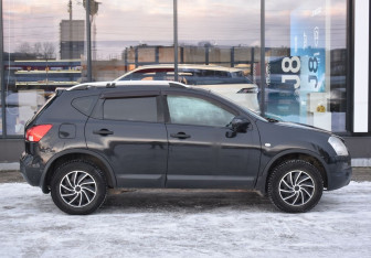 Подержанный автомобиль Nissan Qashqai 2009 года (4 фото)