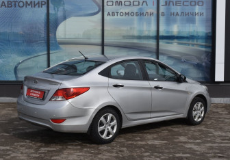 Подержанный автомобиль Hyundai Solaris Sedan 2011 года (5 фото)