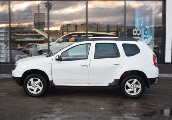 Подержанный автомобиль Renault Duster 2013 года (8 фото)