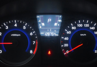 Подержанный автомобиль Hyundai Solaris Sedan 2013 года (13 фото)