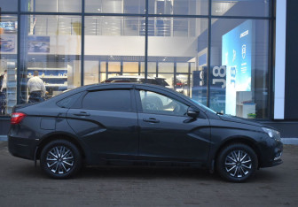Подержанный автомобиль LADA (ВАЗ) Vesta Sedan 2017 года (4 фото)