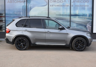 Подержанный автомобиль BMW X5 2007 года (4 фото)