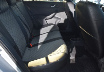 Подержанный автомобиль Skoda Rapid Liftback 2017 года (11 фото)