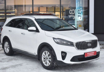 Подержанный автомобиль Kia Sorento 2018 года (3 фото)